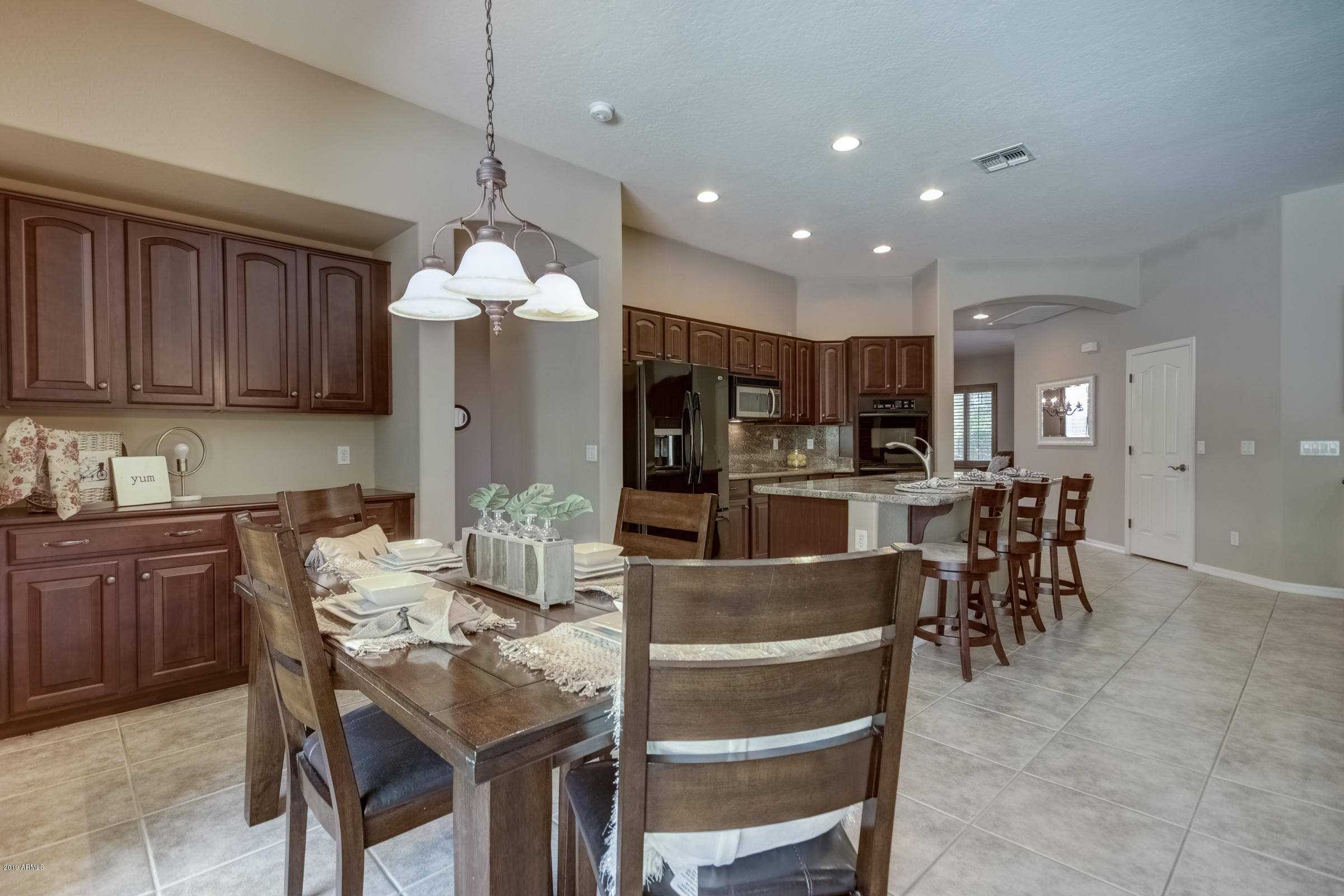 4324 East Reins Road Gilbert, AZ 85297 - Photo 15 of 33 Dining/Kitchen