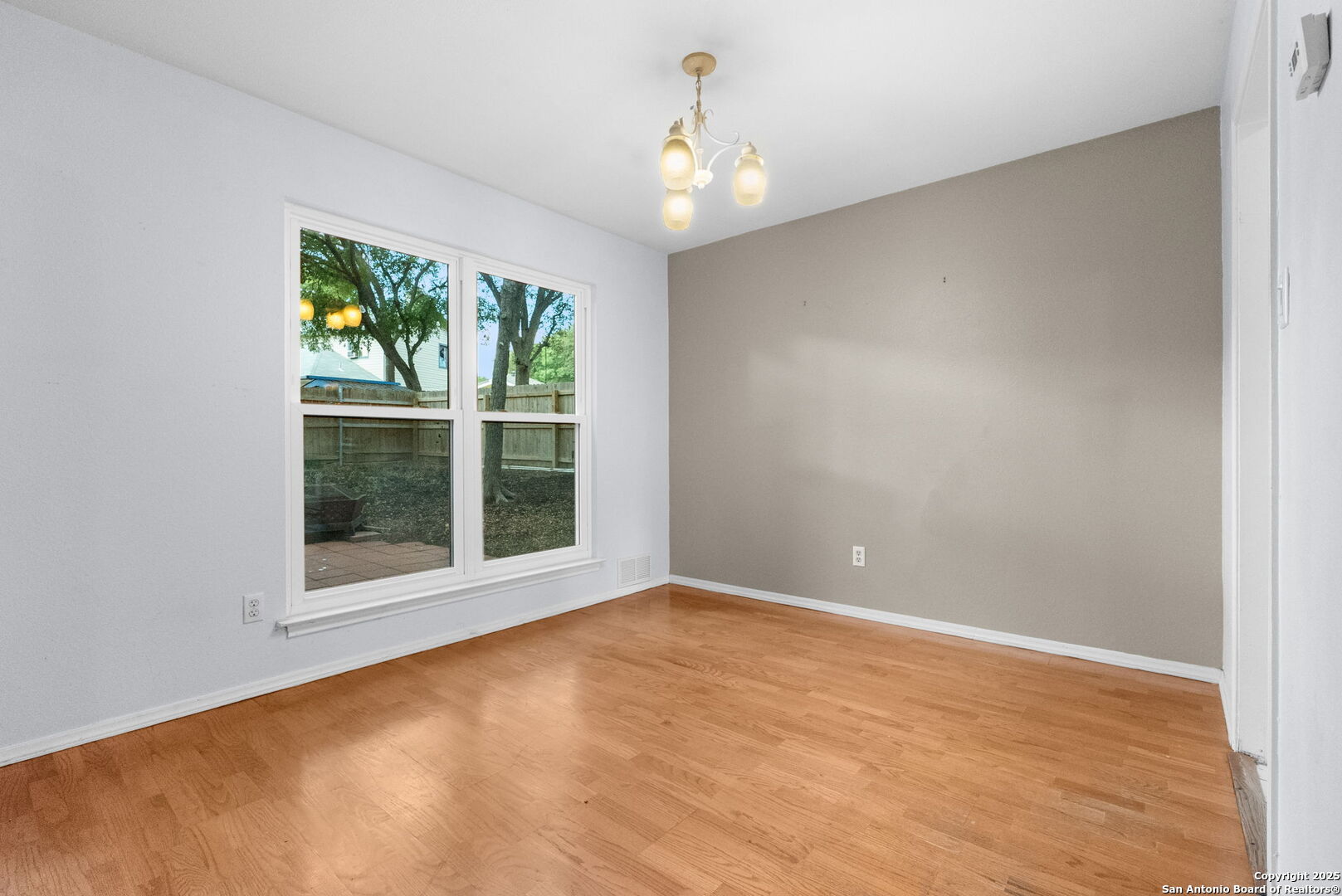 3813 Ogelthorpe Circle Schertz, TX 78154 - Photo 11 of 32 a view of an empty room with a window