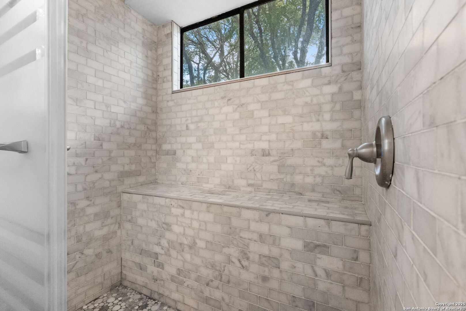 3813 Ogelthorpe Circle Schertz, TX 78154 - Photo 20 of 32 a bathroom with a shower