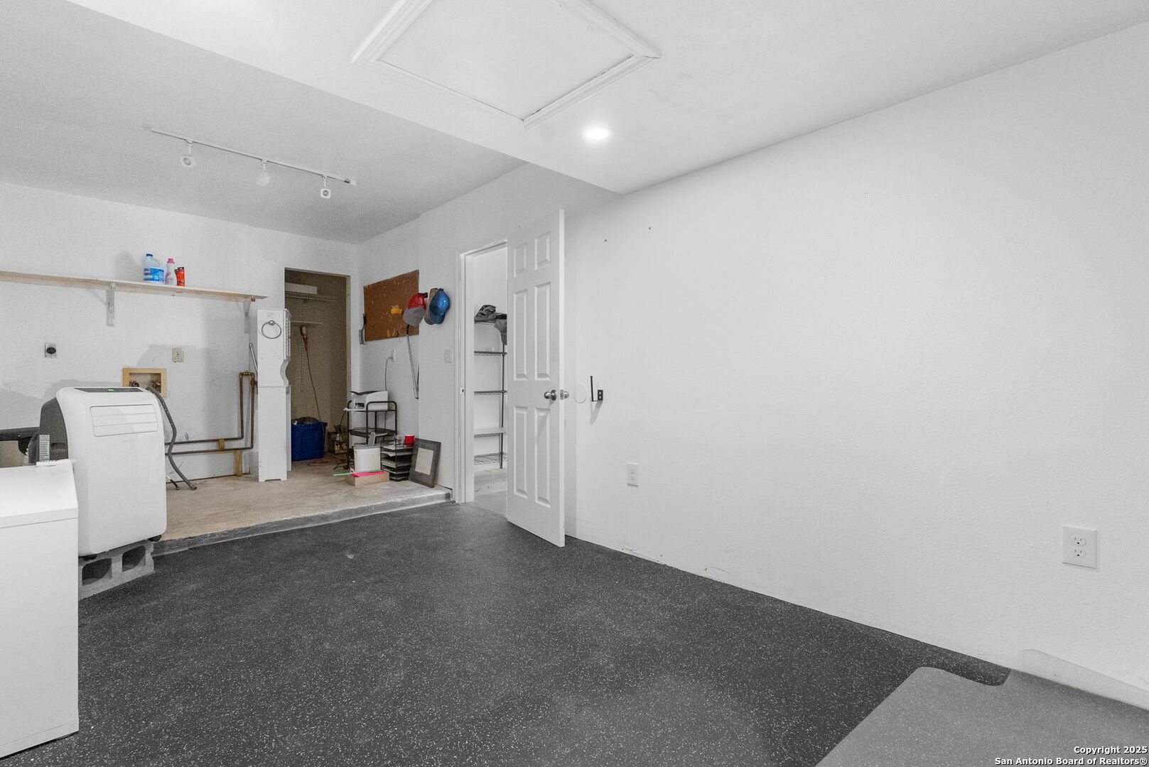 3813 Ogelthorpe Circle Schertz, TX 78154 - Photo 26 of 32 a view of a livingroom with storage & utility