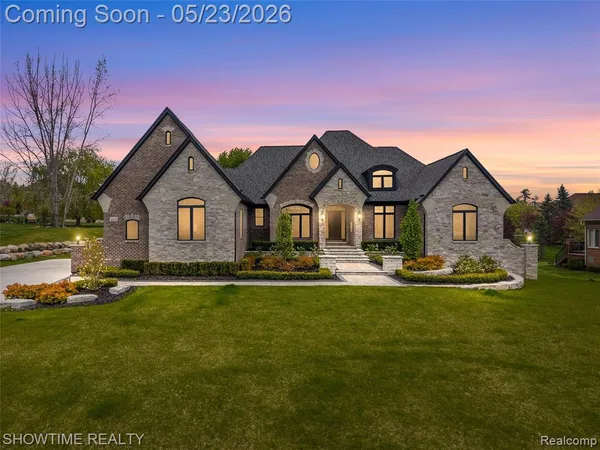 $1,699,999 | 4805 Woodland Hills Drive, Rochester, MI 48306