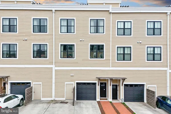 $679,900 | 43567 Michigan Square, Leesburg, VA 20176