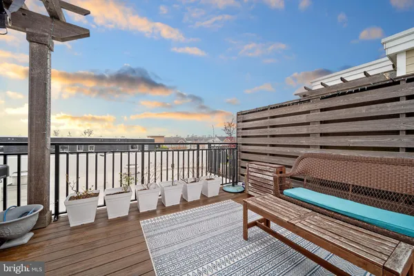 a picture of city view