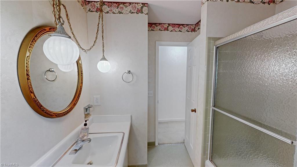 1711 Scarborough Road High Point, NC 27265 - Photo 26 of 33
