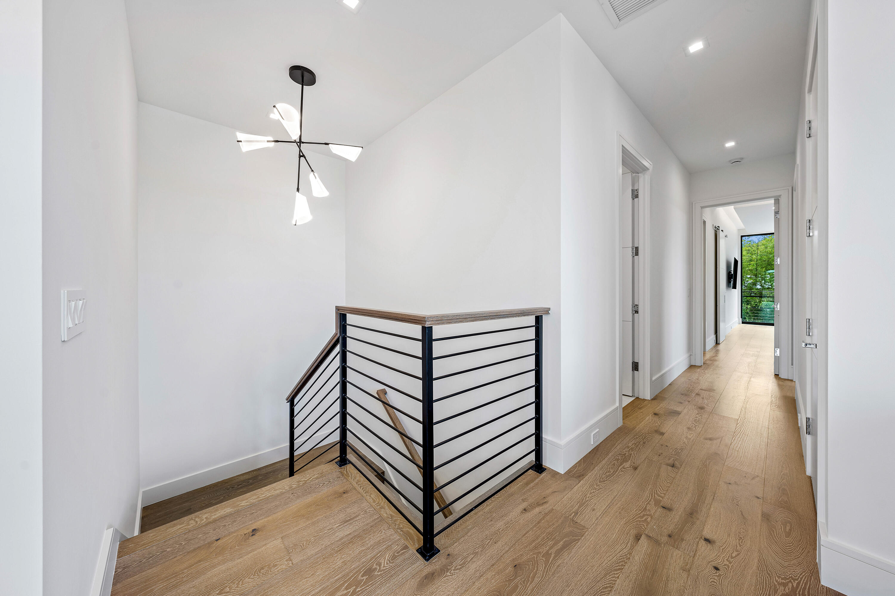 320 Northeast Wavecrest Way Boca Raton, FL 33432 - Photo 34 of 65 a view of a hallway with entryway