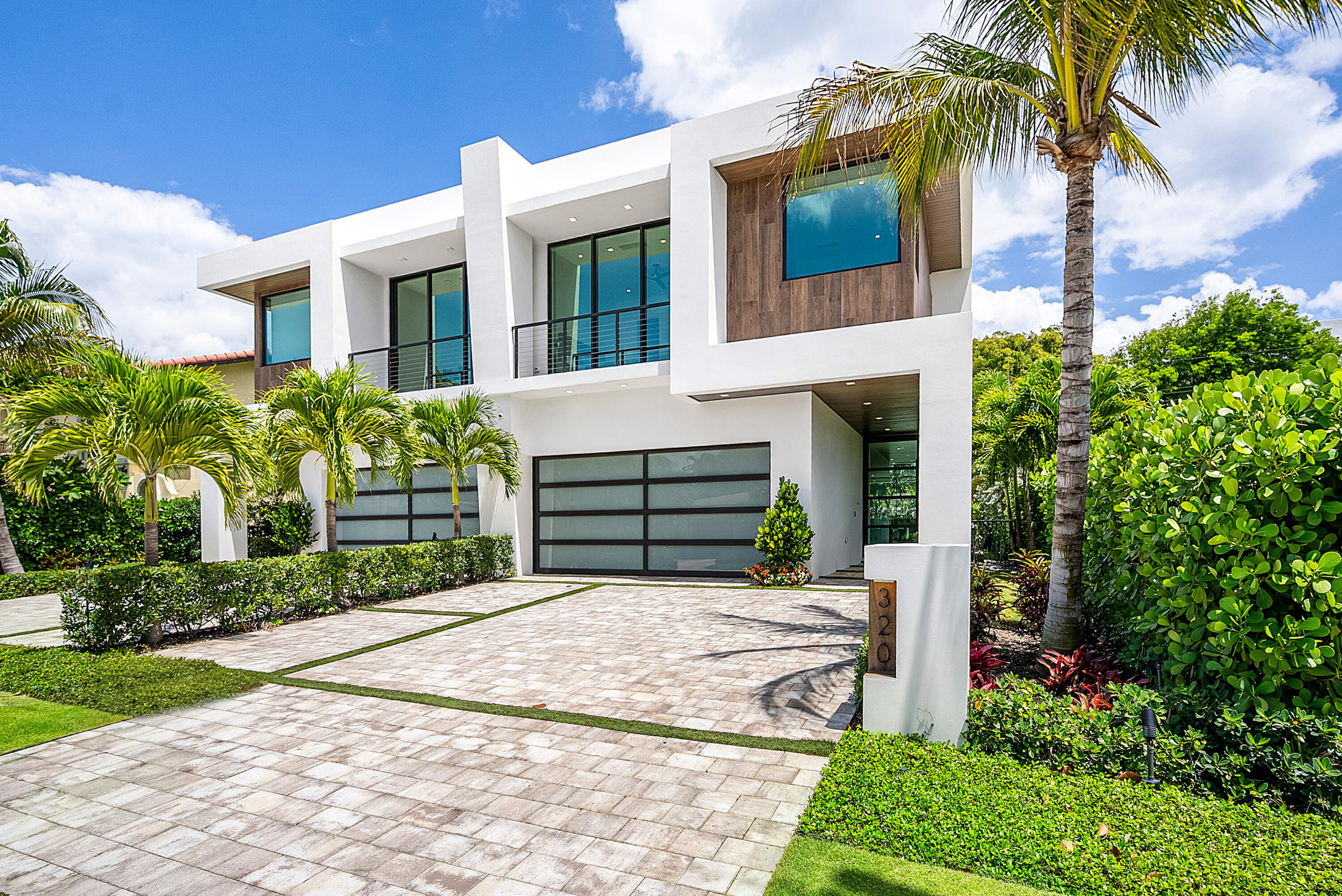 320 Northeast Wavecrest Way Boca Raton, FL 33432 - Photo 4 of 65 003-320NortheastWavecrestWay-BocaRaton-F