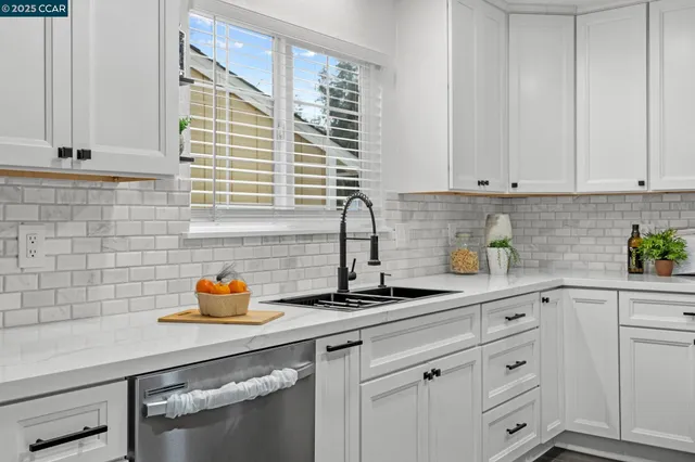 $725,000 | 917 60th Street, Oakland, CA 94608