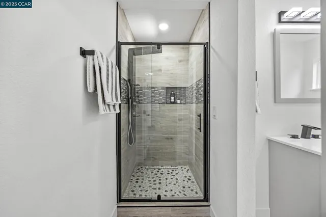 $725,000 | 917 60th Street, Oakland, CA 94608