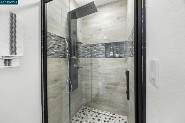 $725,000 | 917 60th Street, Oakland, CA 94608