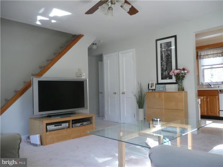 133 North Line Road Newtown Square, PA 19073 - Photo 3 of 24 Living Room