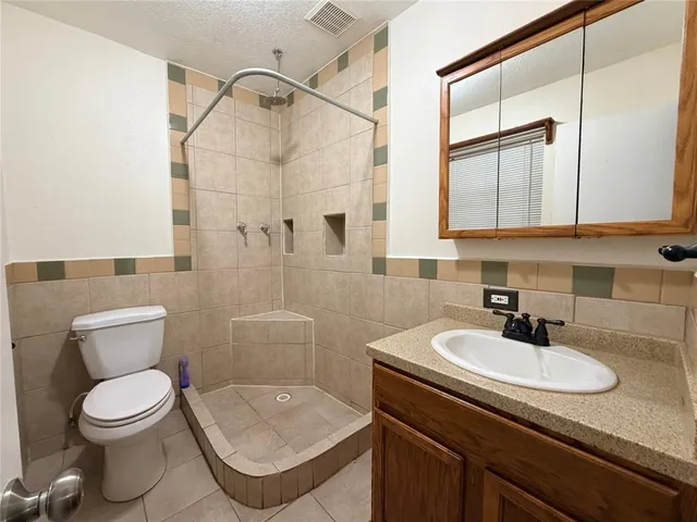 $2,100 | 1226 Linkwood Lane, Lancaster, TX 75146