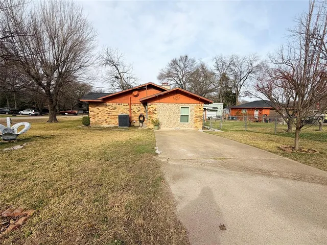 $2,100 | 1226 Linkwood Lane, Lancaster, TX 75146