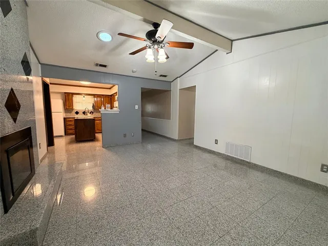 $2,100 | 1226 Linkwood Lane, Lancaster, TX 75146