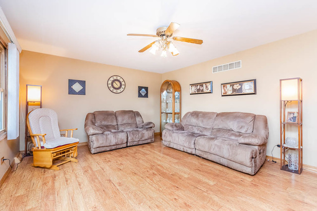 721 Schoolgate Road New Lenox, IL 60451 - Photo 4 of 36