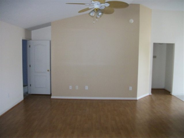 8003 Leeward Lane Murrells Inlet, SC 29576 - Photo 3 of 15 Gallery Image 3