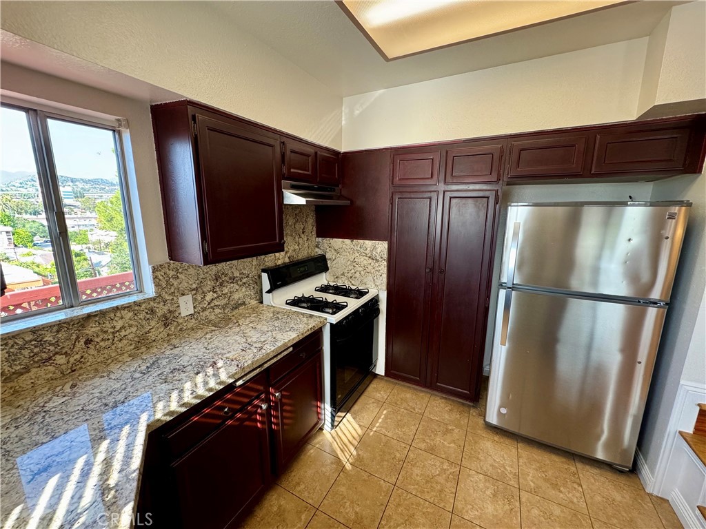1523 East Windsor Road, Unit 105B Glendale, CA 91205 - Photo 9 of 34