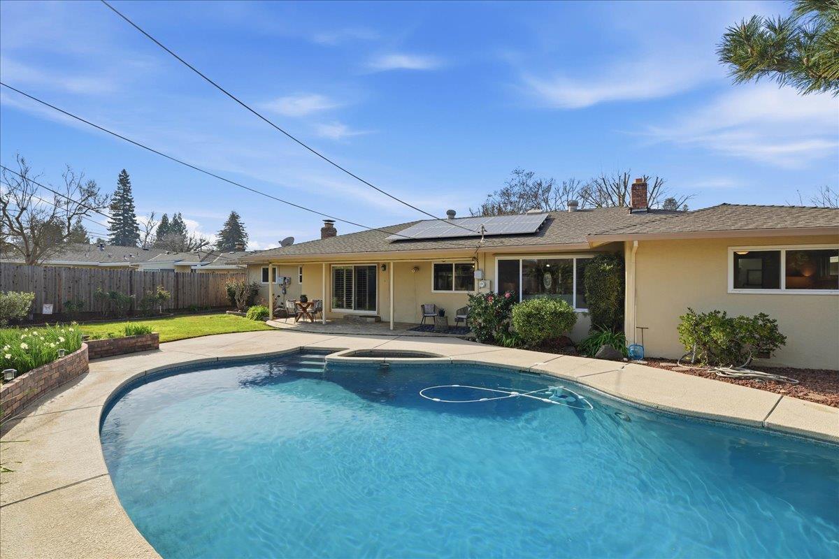 4812 Alexon Way Carmichael, CA 95608 - Photo 8 of 54