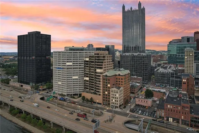 $2,700 | 151 Fort Pitt Boulevard, Unit 702, Pittsburgh, PA 15222