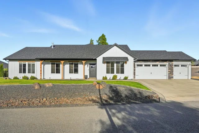 $898,500 | 2539 South Man O' War Lane, Veradale, WA 99037