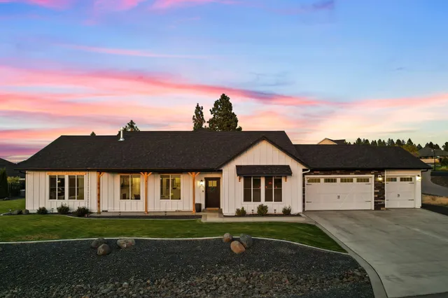 $898,500 | 2539 South Man O' War Lane, Veradale, WA 99037