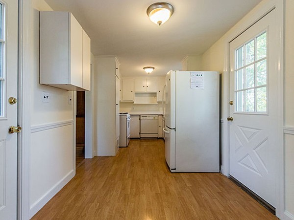 159 Virginia Road Waltham, MA 02453 - Photo 7 of 22 Gallery Image 7