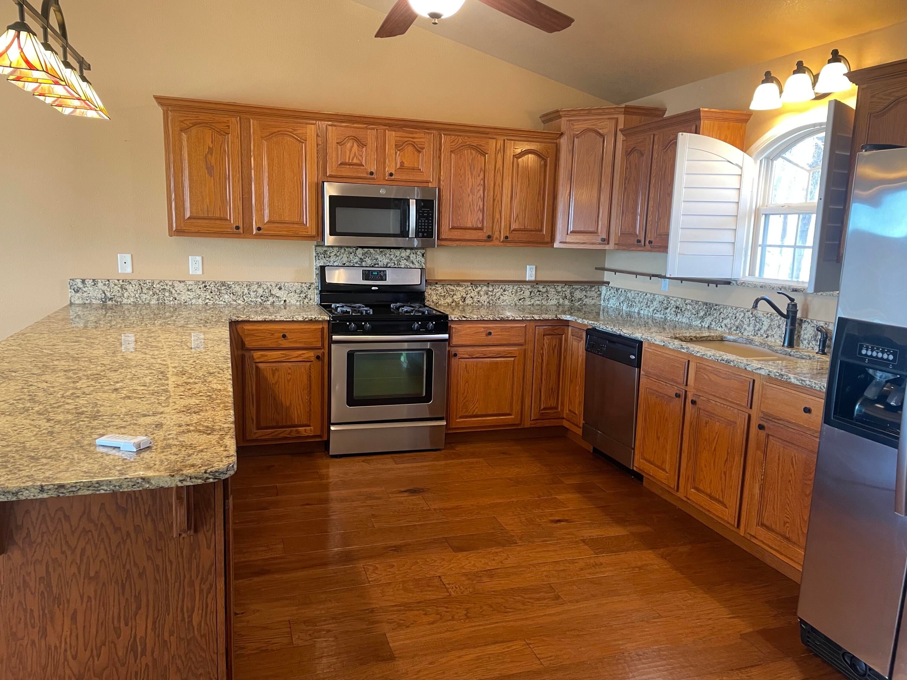32304 South 627 Road Grove, OK 74344 - Photo 7 of 33 KITCHEN
