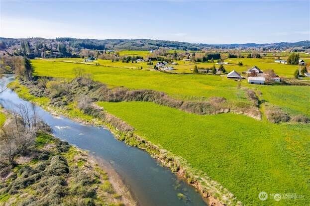 X3 Oxbow Road Raymond, WA 98577 - Photo 4 of 4 a view of an ocean and city