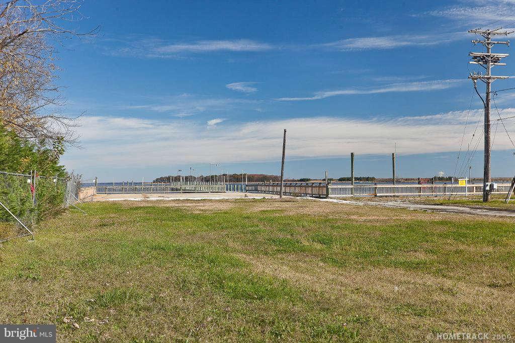 Bay Drive Baltimore, MD 21219 - Photo 4 of 12 Exterior General