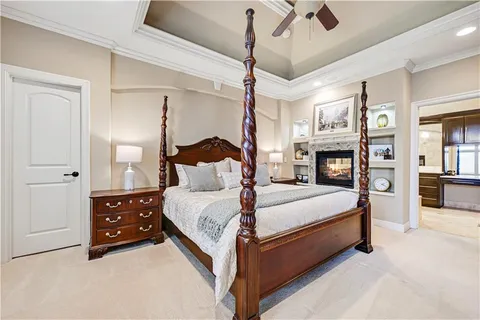 $865,000 | 1700 Northeast Woodland Shores Lane, Lee's Summit, MO 64086