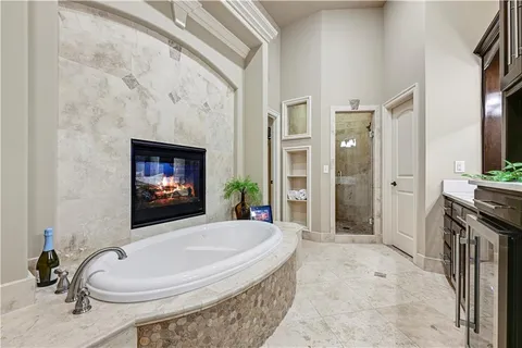 $865,000 | 1700 Northeast Woodland Shores Lane, Lee's Summit, MO 64086