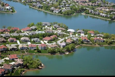 $865,000 | 1700 Northeast Woodland Shores Lane, Lee's Summit, MO 64086