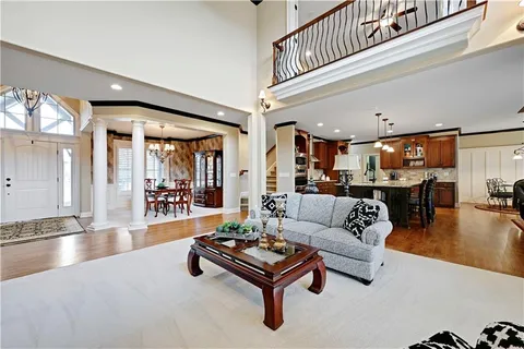 $865,000 | 1700 Northeast Woodland Shores Lane, Lee's Summit, MO 64086