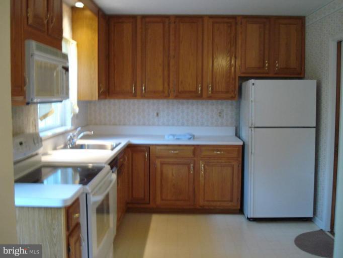 2301 Barbour Road Falls Church, VA 22043 - Photo 5 of 16 Kitchen