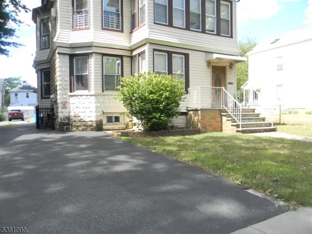 $2,300 | 18 Williamson Avenue, Bloomfield, NJ 07003