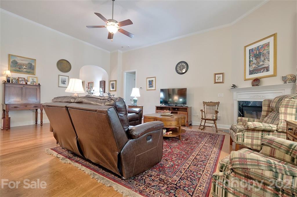 355 Miners Cove Way Fort Mill, SC 29708 - Photo 10 of 37 Gallery Image 10