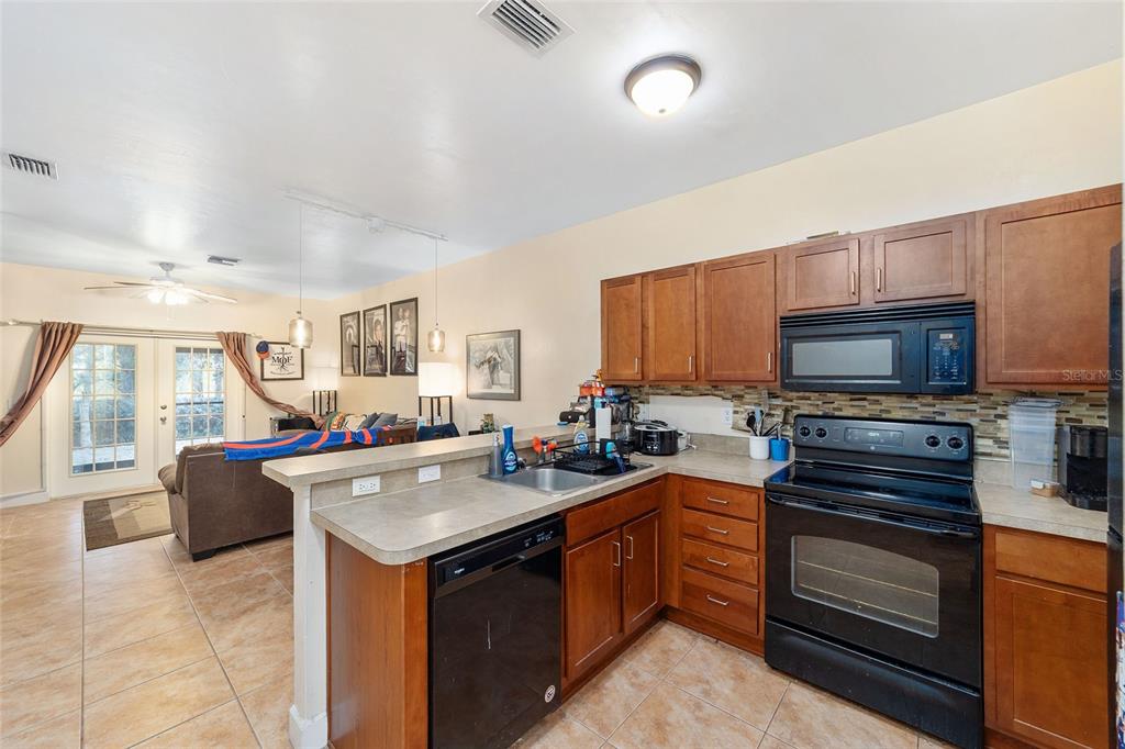 2915 Southwest 35th Place, Unit 102 Gainesville, FL 32608 - Photo 10 of 32