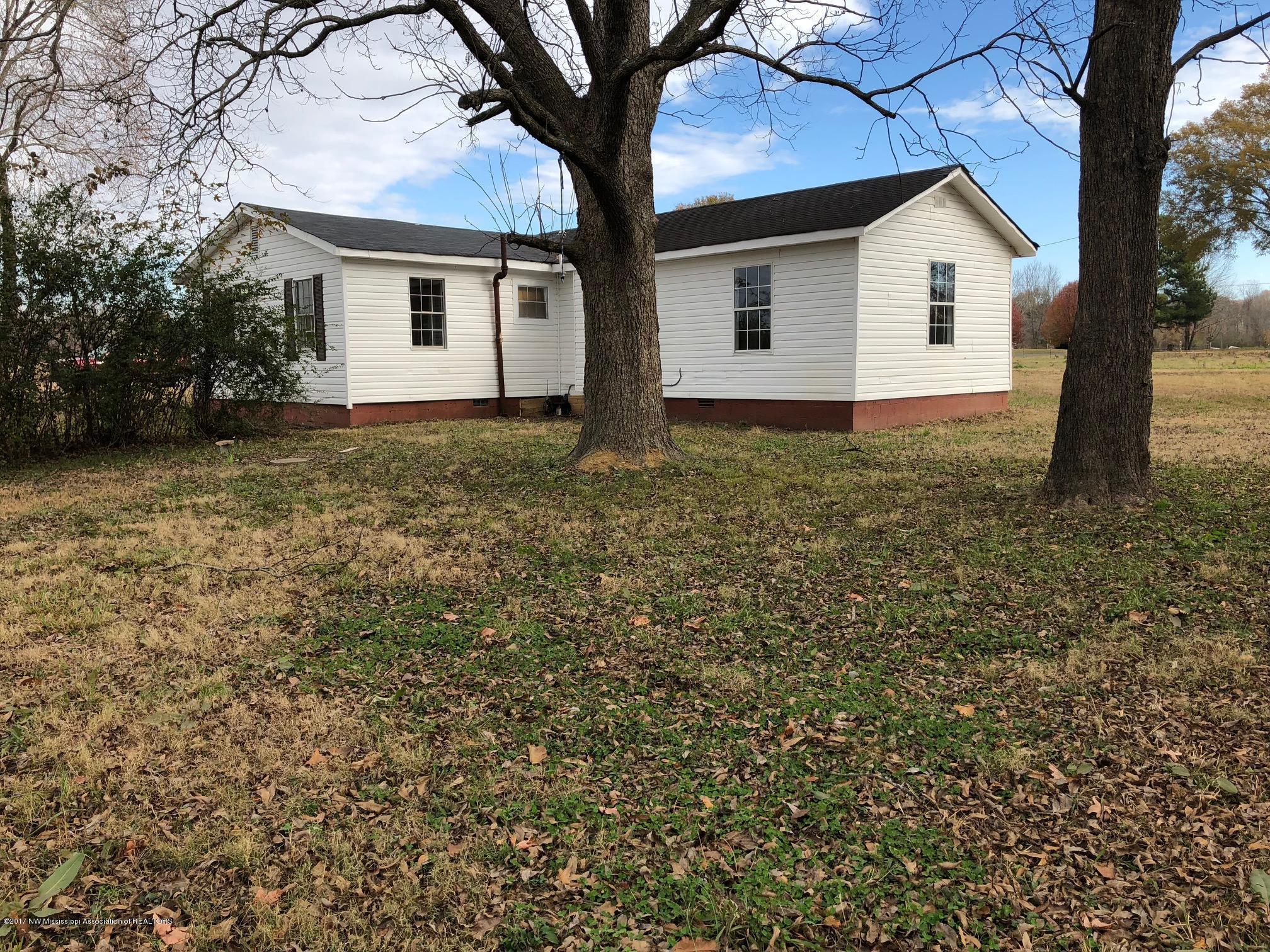5702 East Tate Road Coldwater, MS 38618 - Photo 3 of 23 5702 east tate20