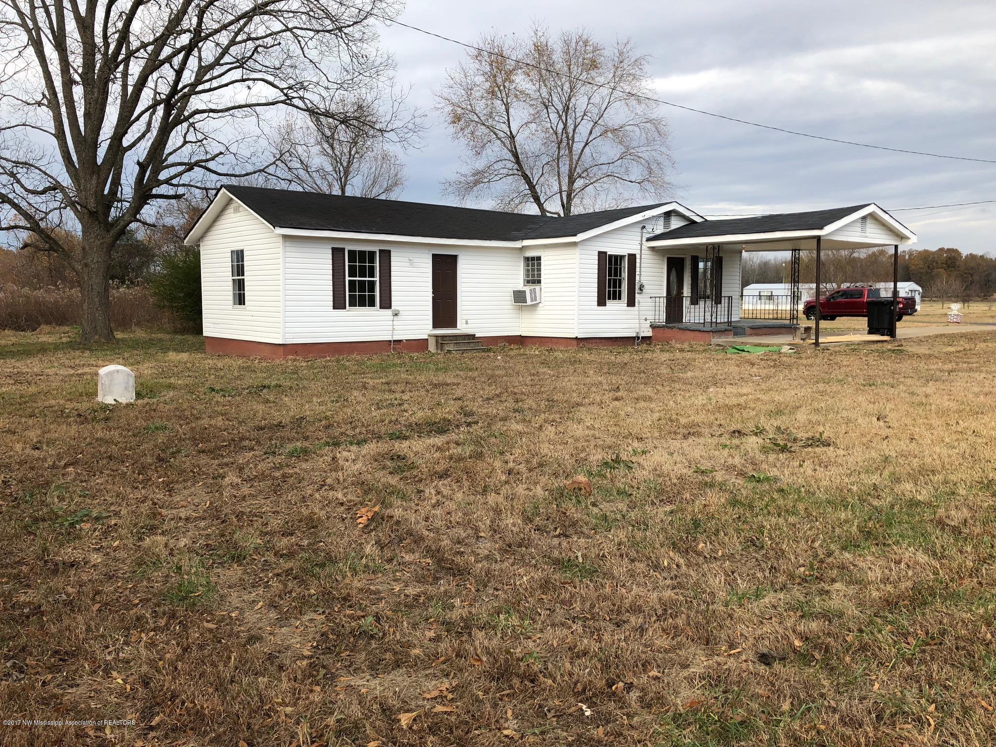 5702 East Tate Road Coldwater, MS 38618 - Photo 4 of 23 5702 east tate21