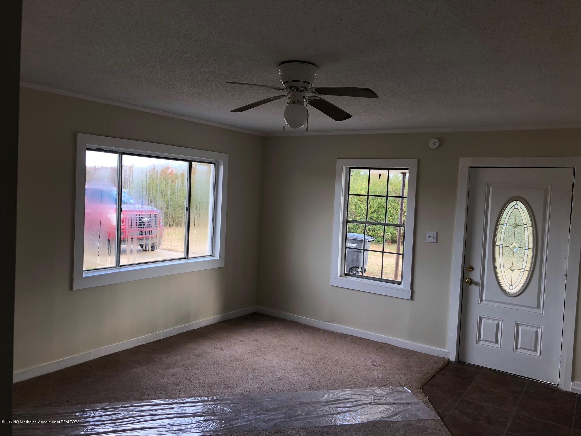 5702 East Tate Road Coldwater, MS 38618 - Photo 5 of 23 5702 east tate2