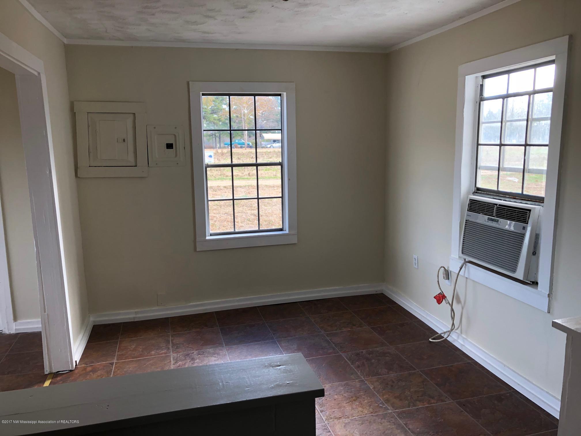 5702 East Tate Road Coldwater, MS 38618 - Photo 8 of 23 5702 east tate3