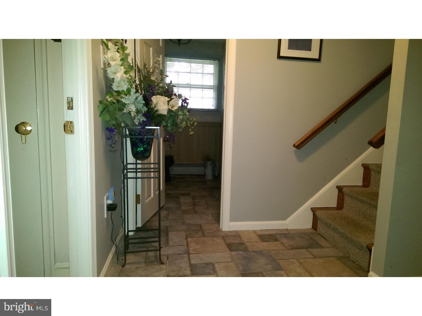 12 Crestview Road Phoenixville, PA 19460 - Photo 16 of 22 Hallway