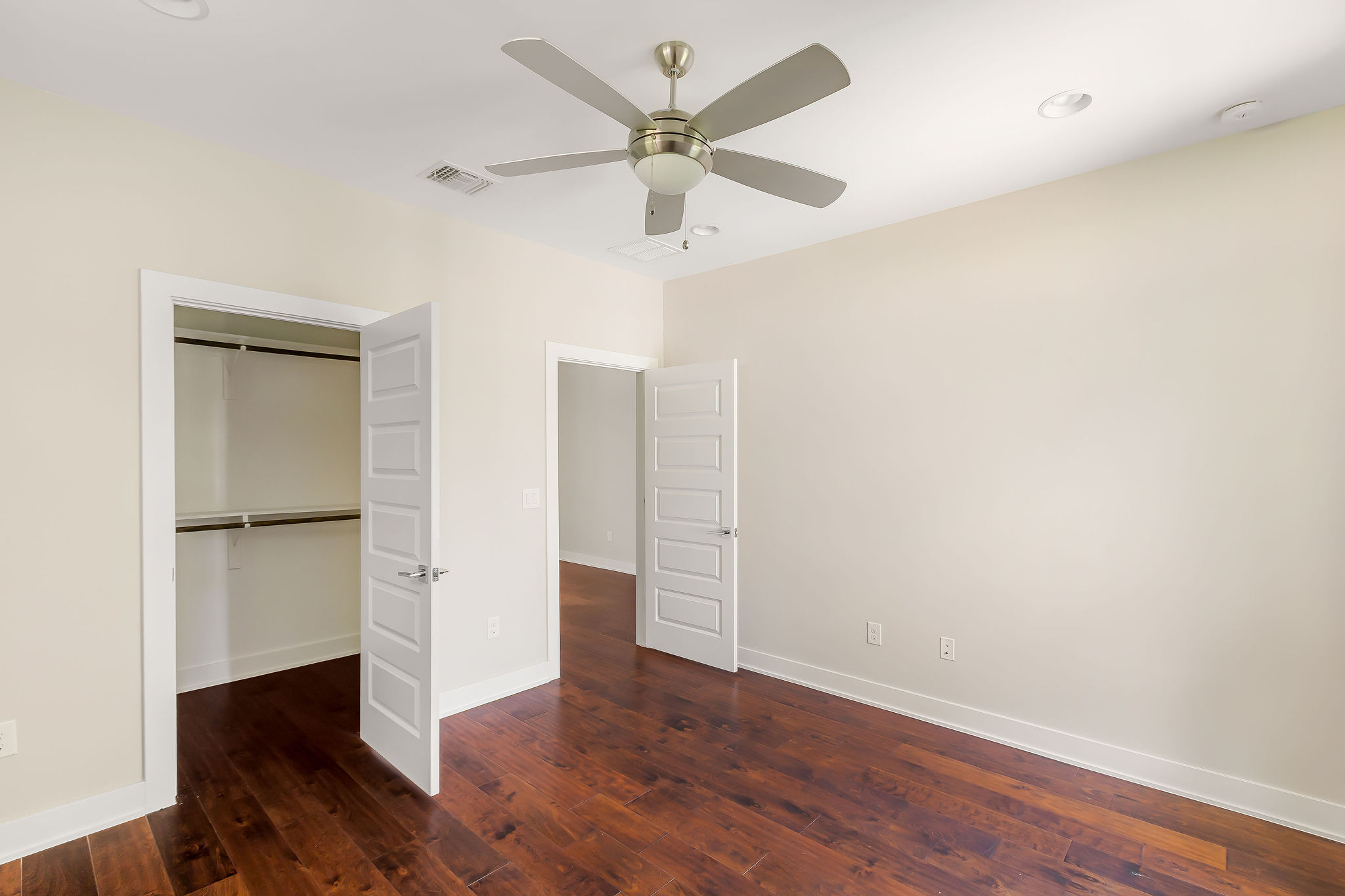 4907 Mendoza Drive Austin, TX 78721 - Photo 27 of 37