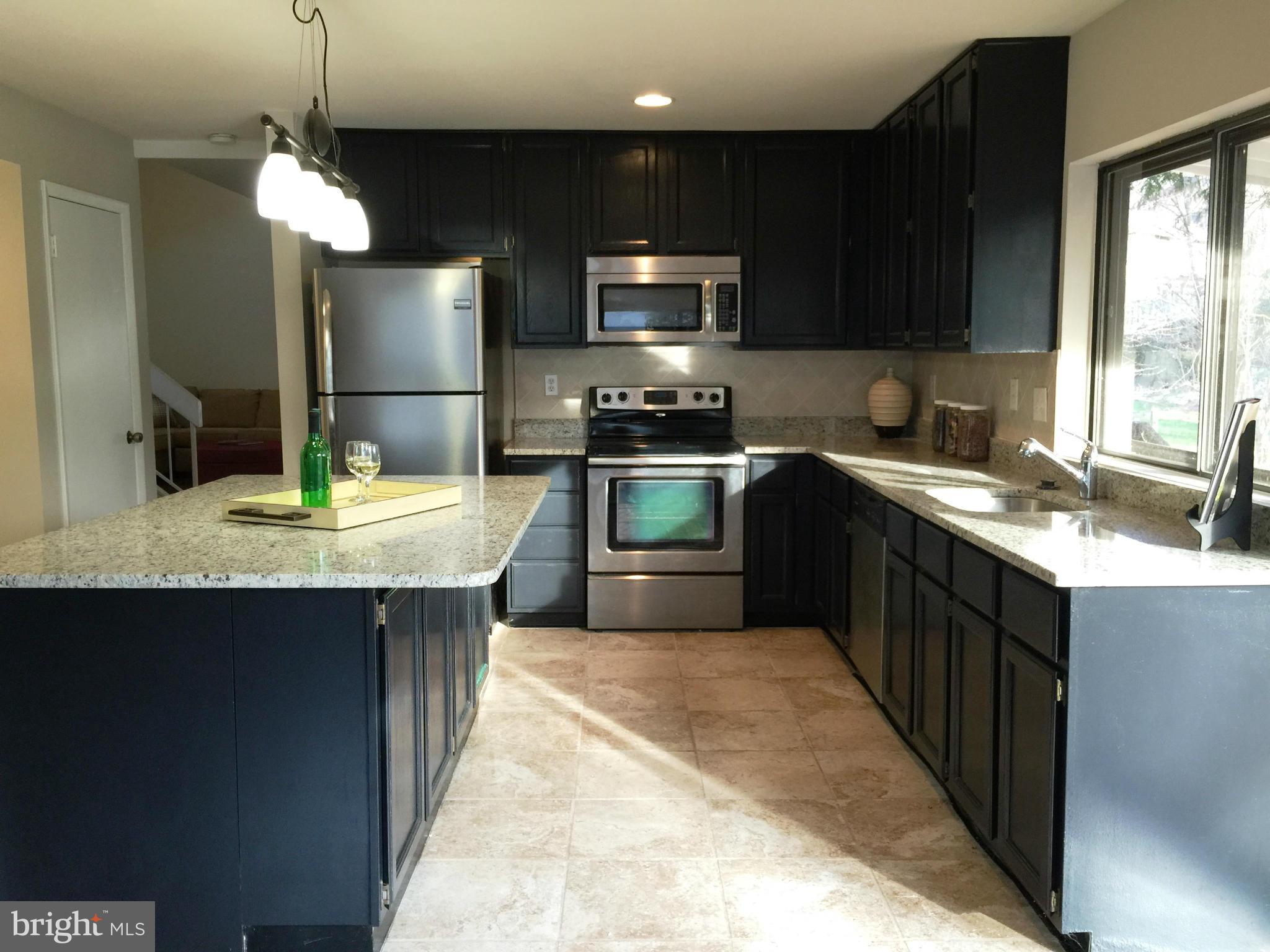 18932 Lindenhouse Road Gaithersburg, MD 20879 - Photo 1 of 30 Kitchen