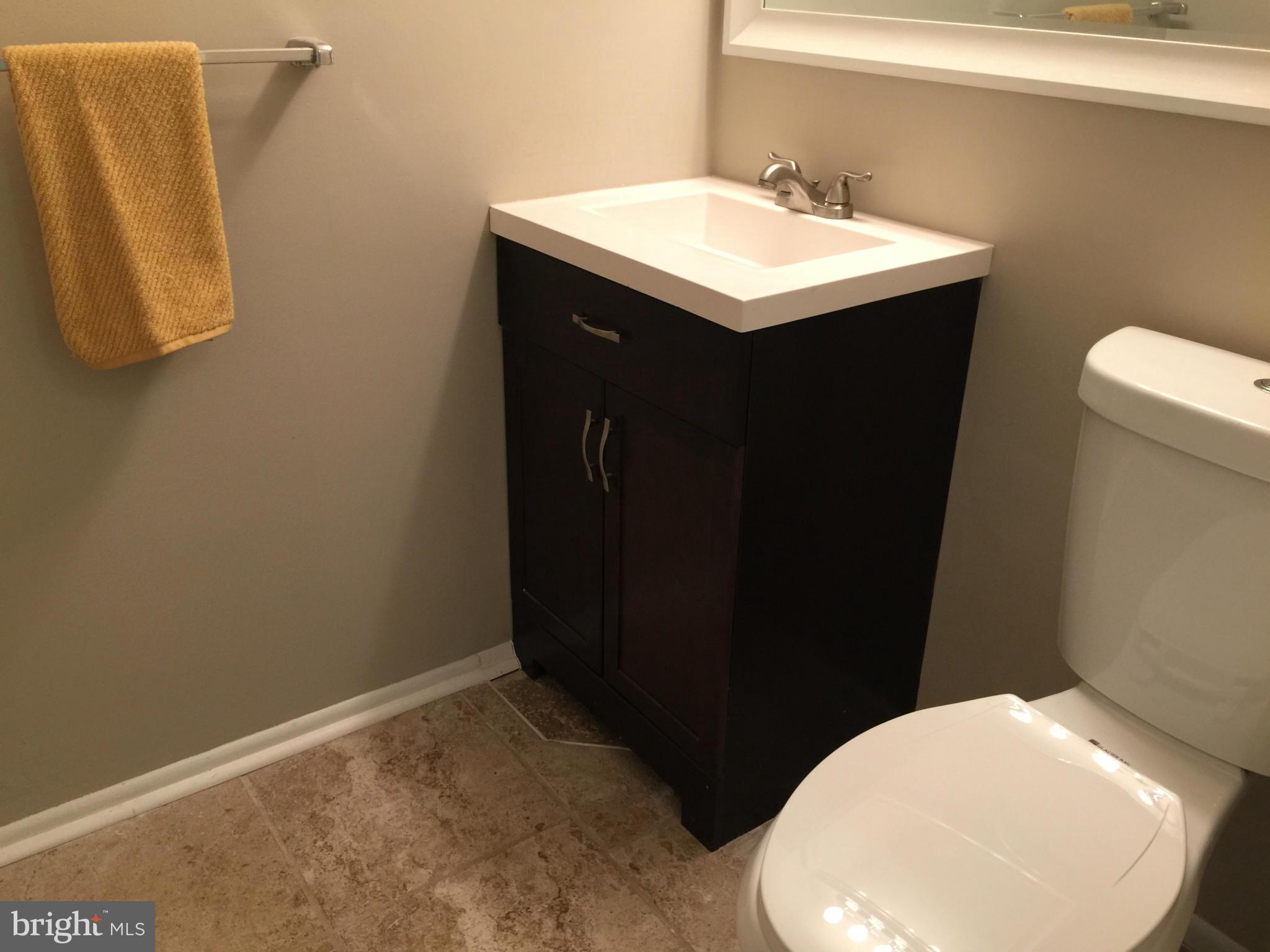 18932 Lindenhouse Road Gaithersburg, MD 20879 - Photo 15 of 30 Bath
