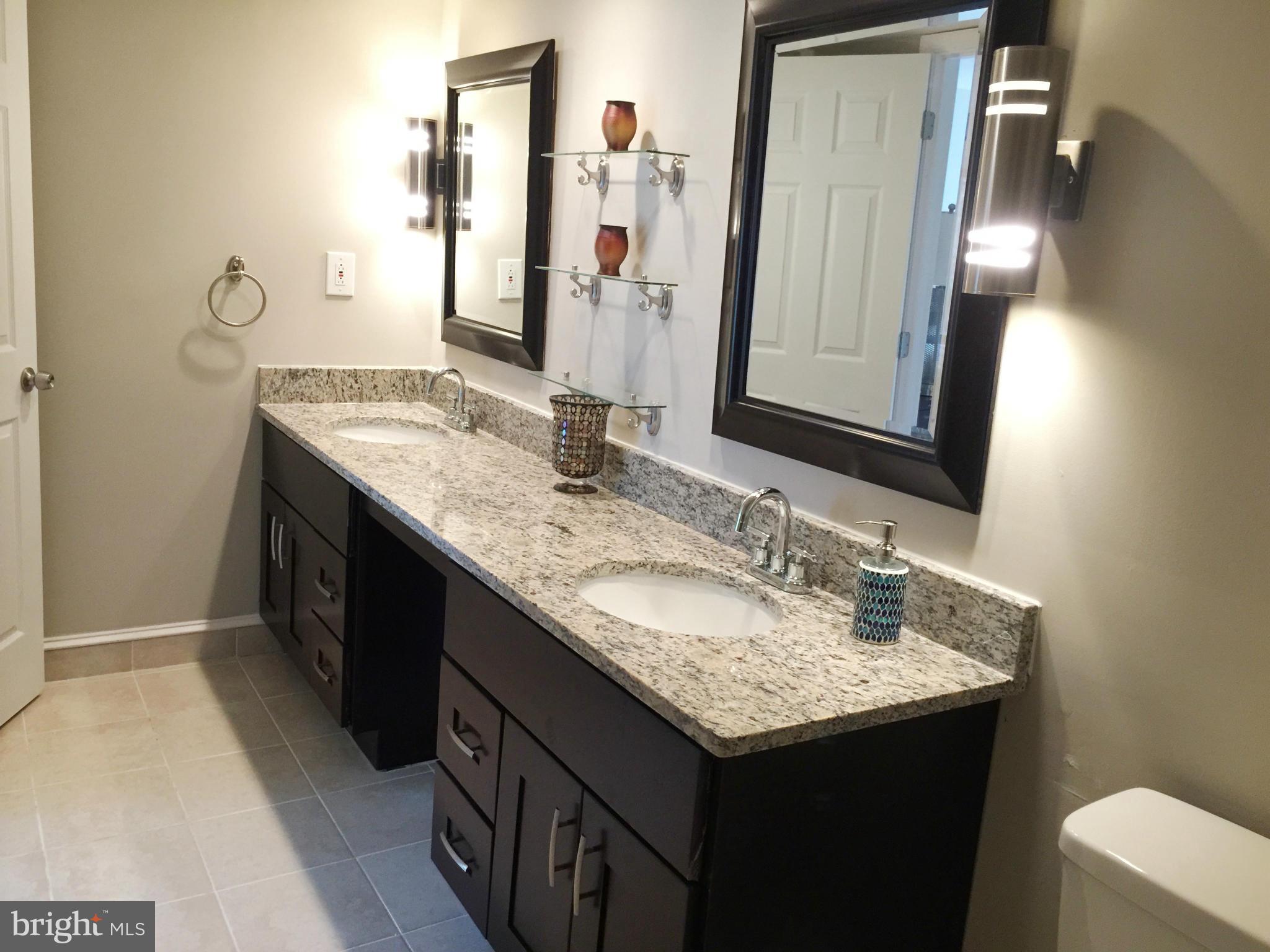 18932 Lindenhouse Road Gaithersburg, MD 20879 - Photo 21 of 30 Bath (Master)