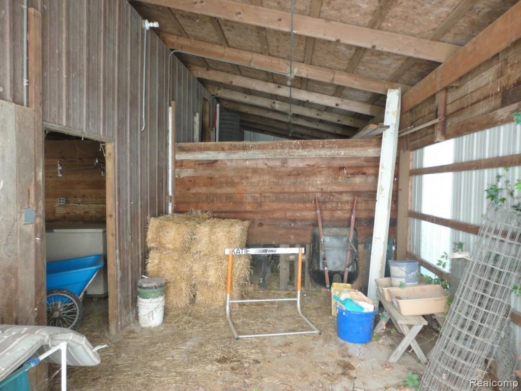 8434 South Rushton Road South Lyon, MI 48178 - Photo 8 of 22 018.jpg