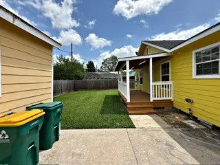 $1,800 | 310 West Houston Avenue, Pasadena, TX 77502