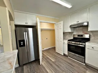 $1,800 | 310 West Houston Avenue, Pasadena, TX 77502