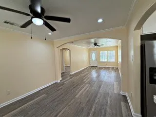 $1,800 | 310 West Houston Avenue, Pasadena, TX 77502