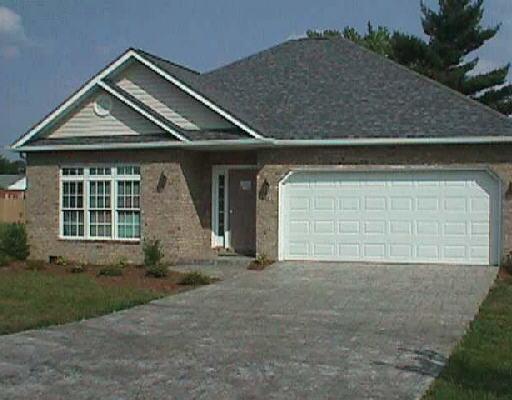 2239 Countryside Road Northwest Roanoke, VA 24017 - Photo 1 of 1 a front view of a house